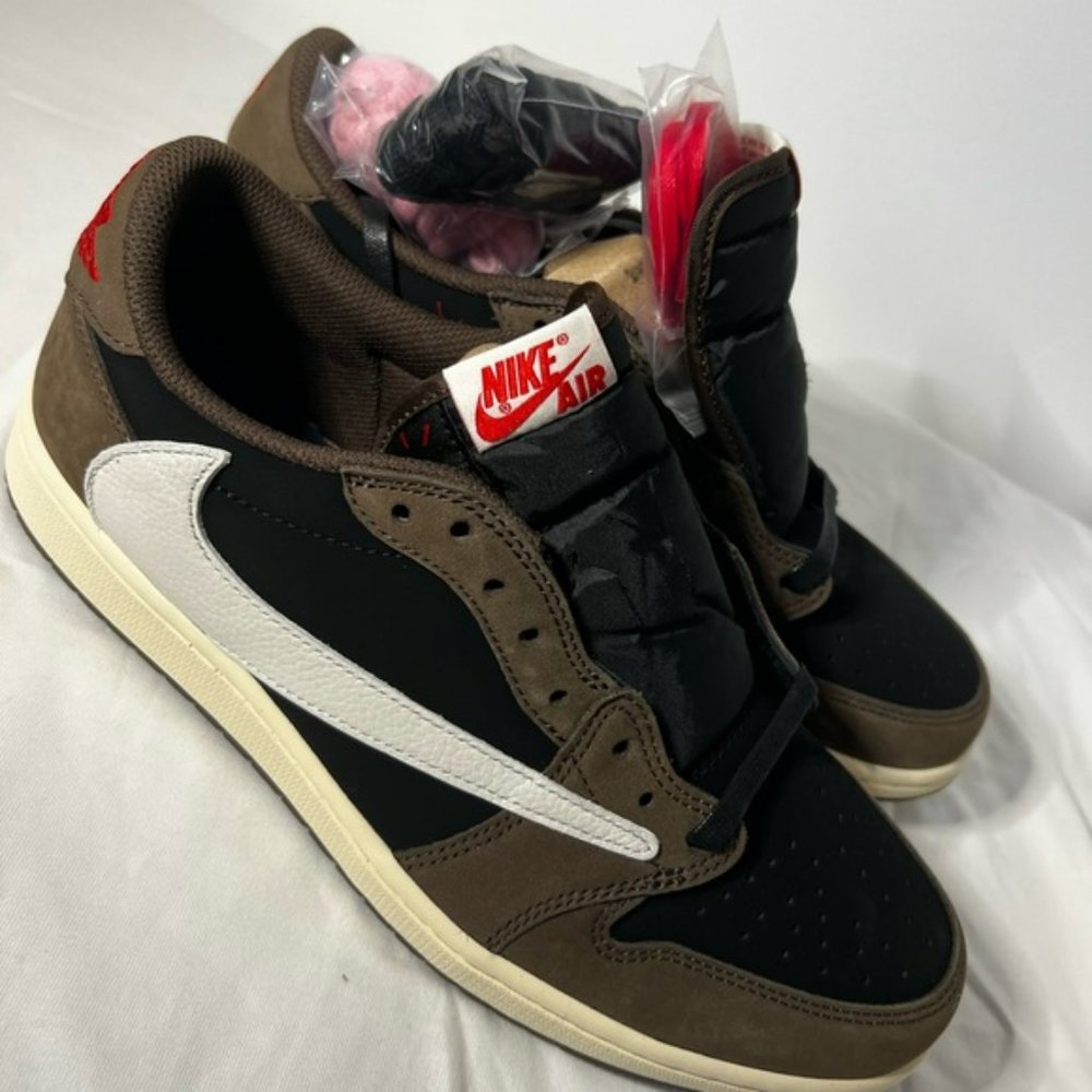 Jordan1 retro low OG SP - Picture 4 of 4
